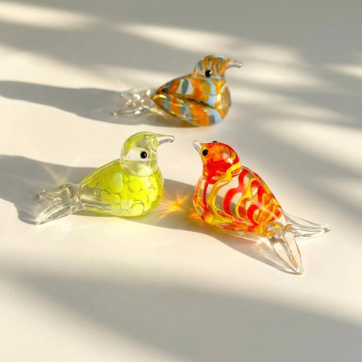 Handblown Glass Bird Figurine, Lampwork Glass Robin Sculpture, Miniature Desk Pet for Bird Lover, Murano Bookshelf Decor, Birder Pocket Pal